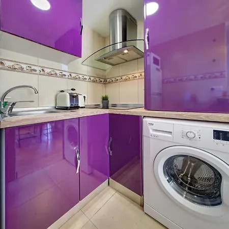 Apartament Pau Casals, 2 Min Walk From The Sea & Sea View Lloret de Mar