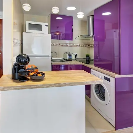 Pau Casals, 2 Min Walk From The Sea & Sea View