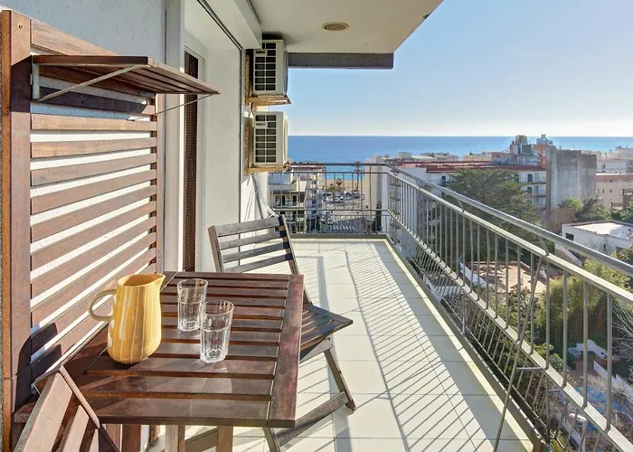 Pau Casals, 2 Min Walk From The Sea & Sea View Διαμέρισμα *