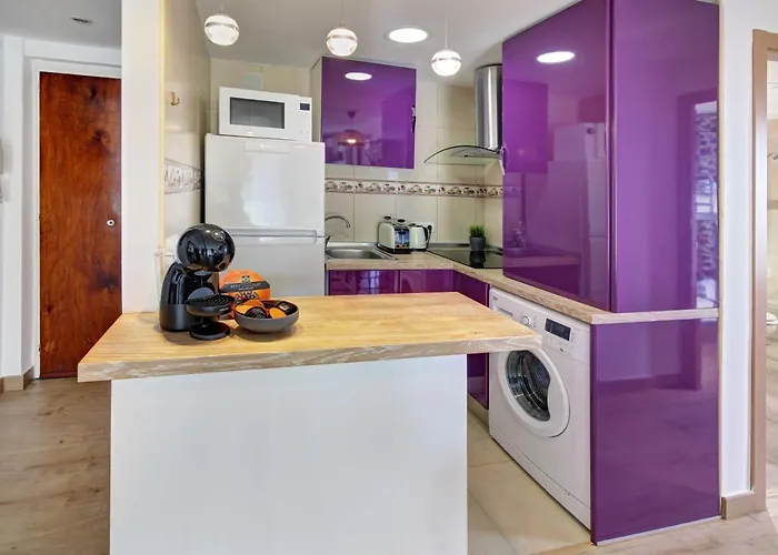 Pau Casals, 2 Min Walk From The Sea & Sea View