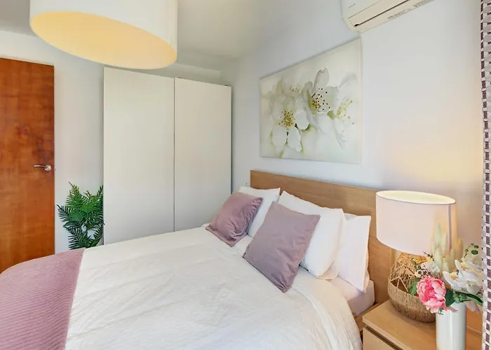 Pau Casals, 2 Min Walk From The Sea & Sea View Lloret de Mar