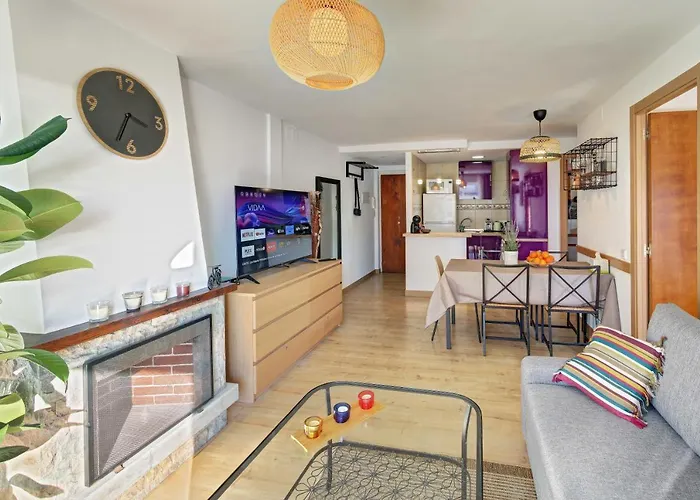 Pau Casals, 2 Min Walk From The Sea & Sea View * Lloret de Mar