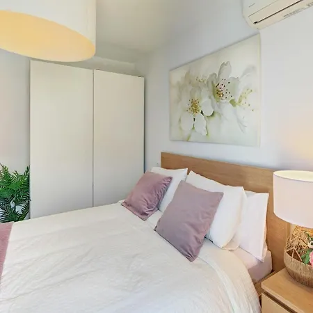 Pau Casals, 2 Min Walk From The Sea & Sea View Lloret de Mar